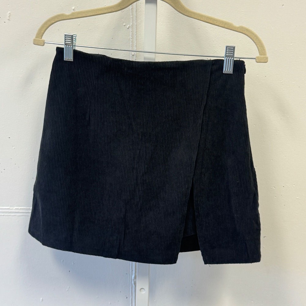 NWT Boutique COCCKO‎ Black Corduroy Wrap Mini Skort Medium Side Slit Academia